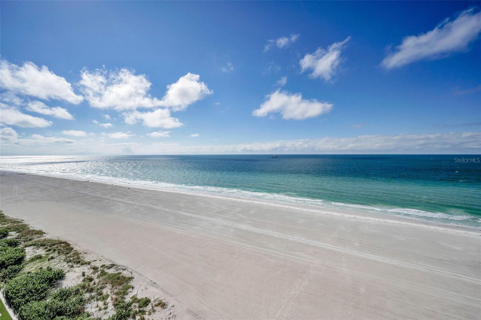 ULTIMAR ONE CONDO - Residential