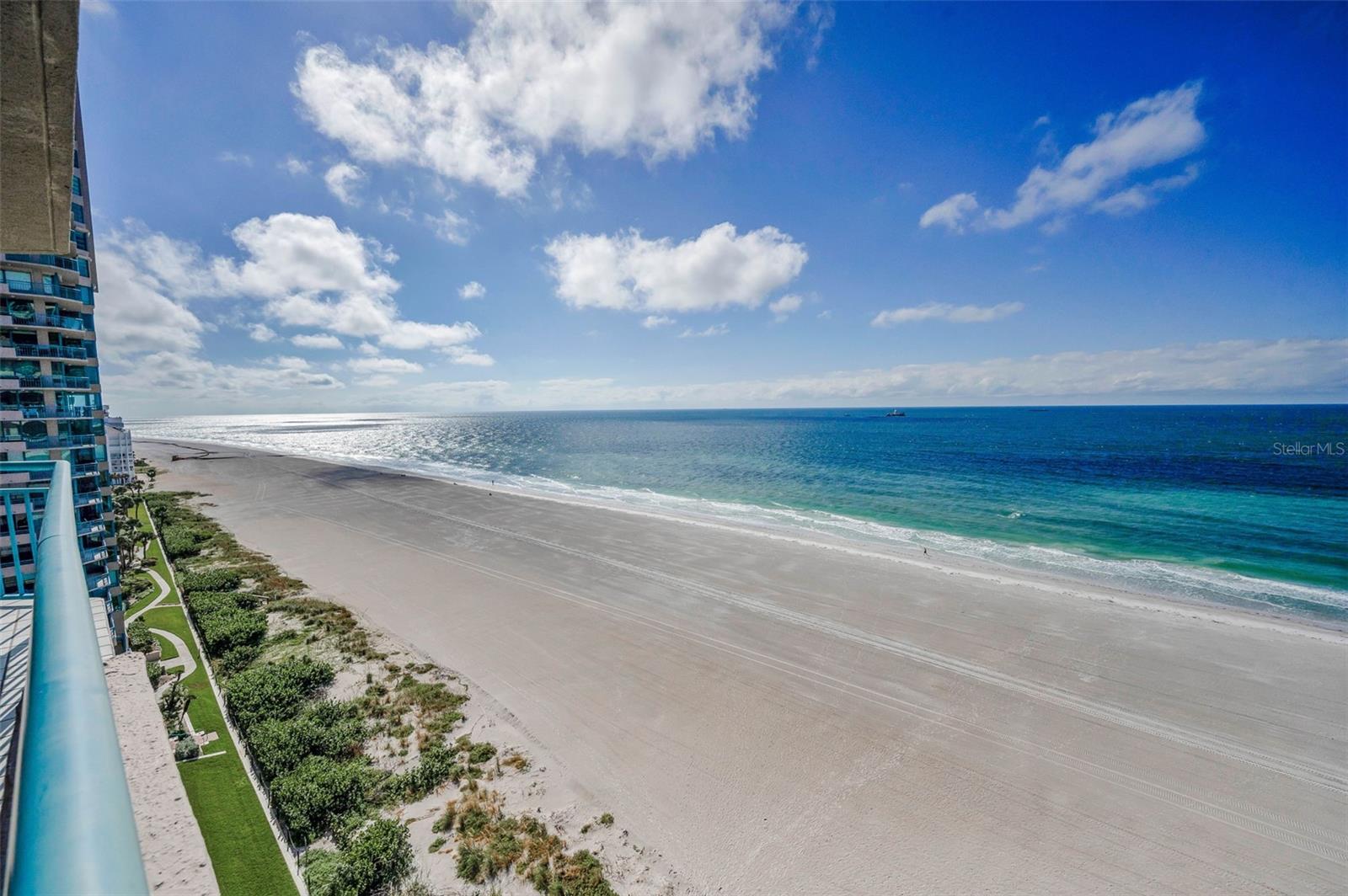 ULTIMAR ONE CONDO - Residential