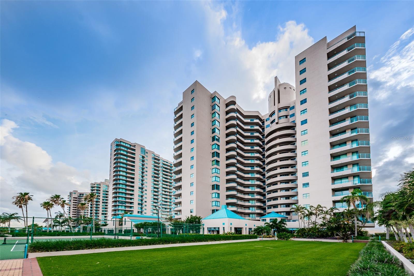 ULTIMAR ONE CONDO - Residential