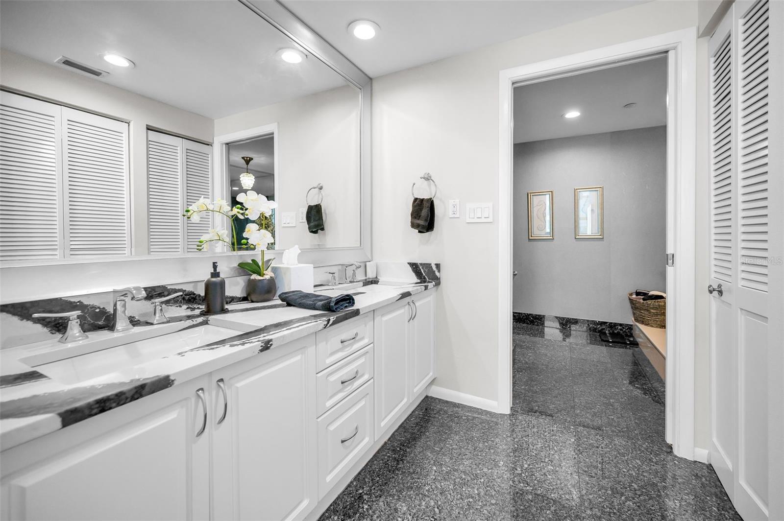 ULTIMAR ONE CONDO - Residential