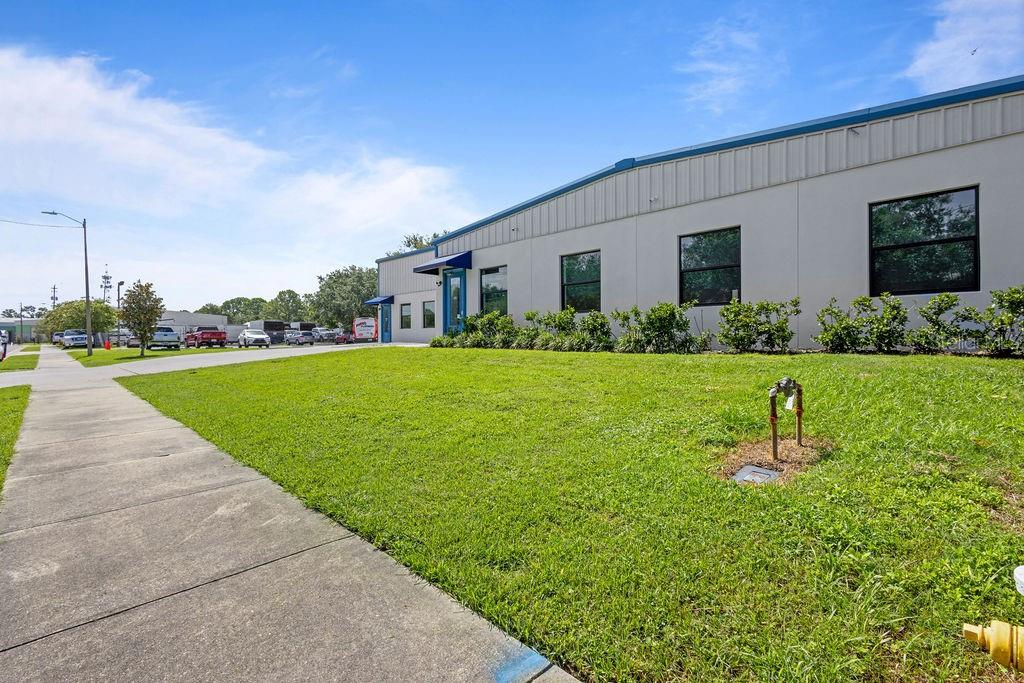 325 MEARS BOULEVARD 100