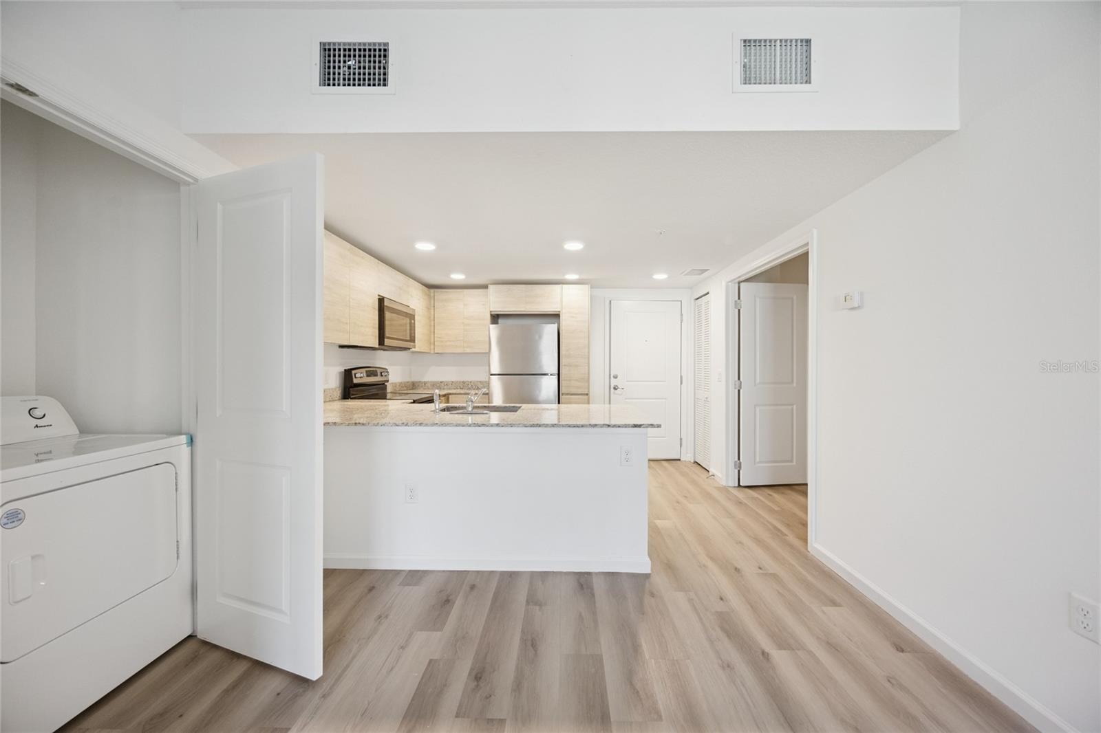 1230 SOUTHSTATION 214