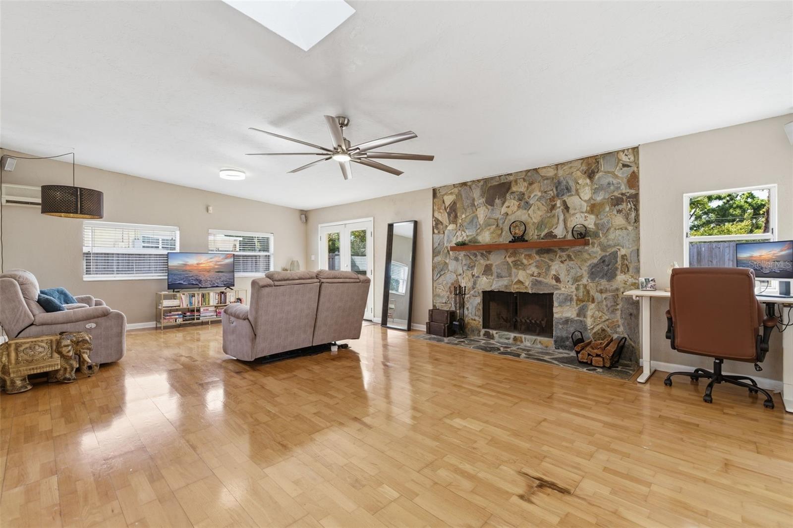 LAKE MAGGIORE PARK REV - Residential