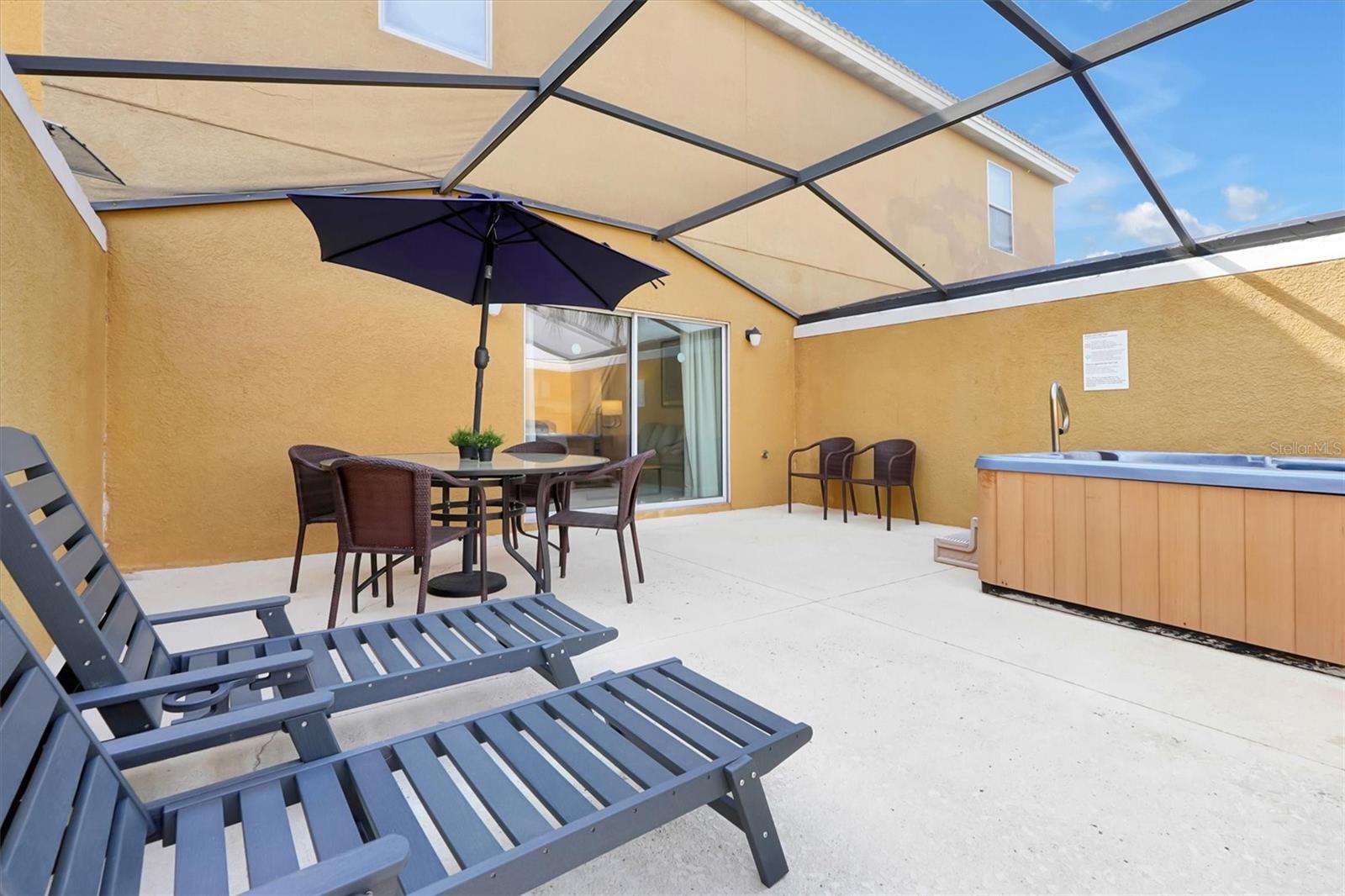 ENCANTADA PH 2 - Residential