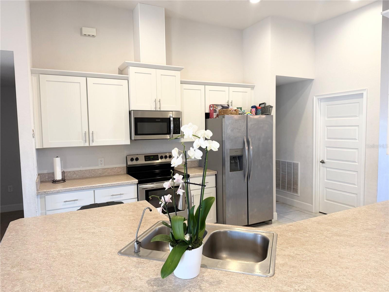 2779 STARVIEW AVENUE