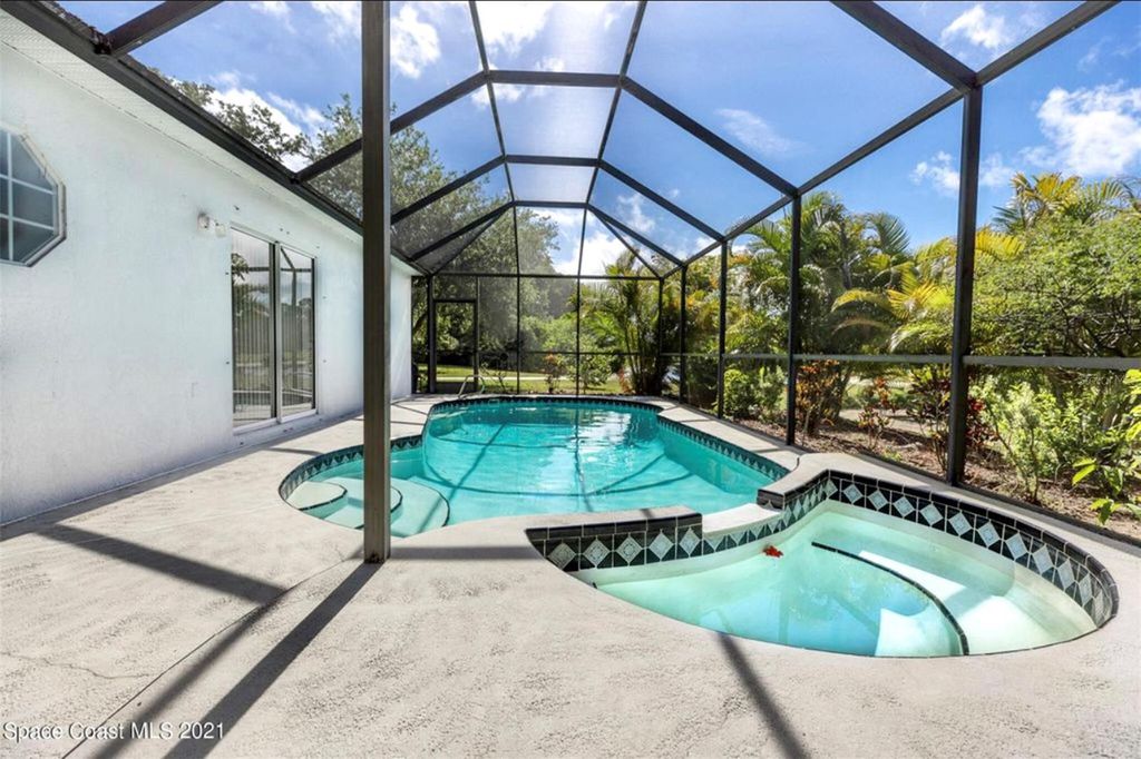 Photo of 6912 Raccoon Court, Melbourne, FL 32940 (MLS # S5145628)