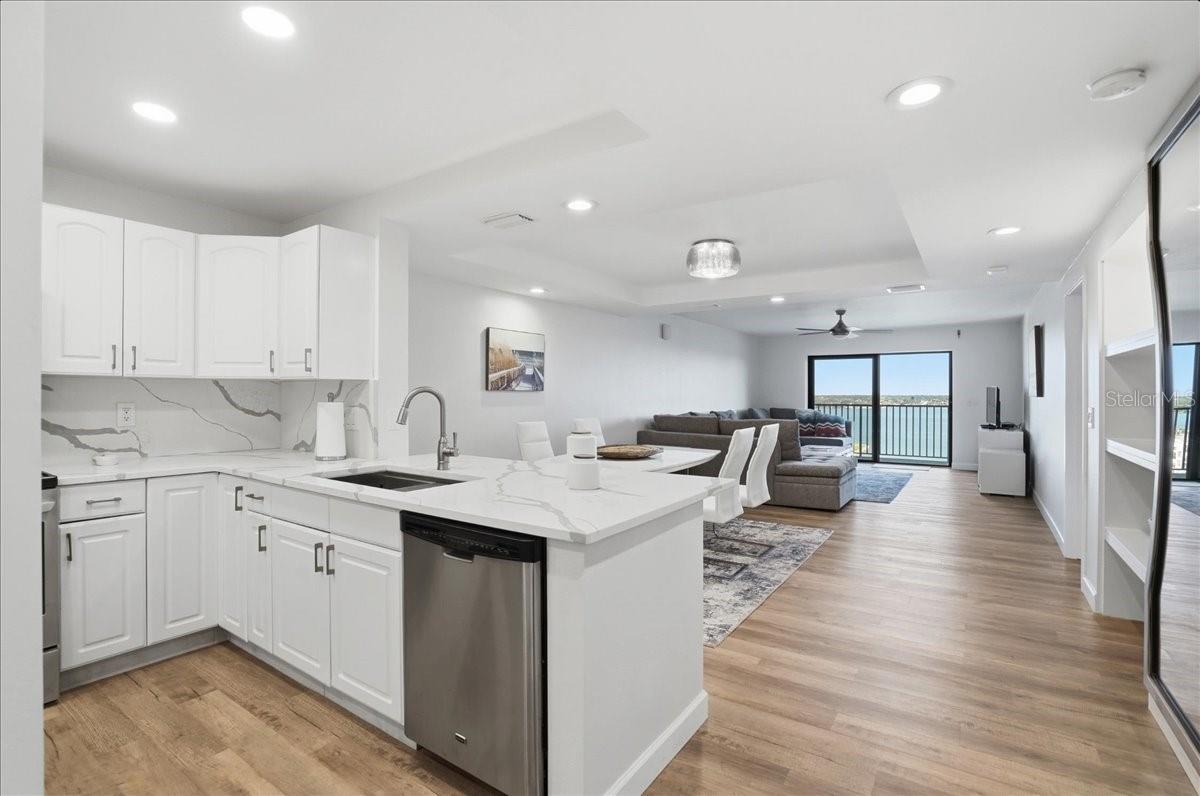 7300 SUN ISLAND DRIVE S 905