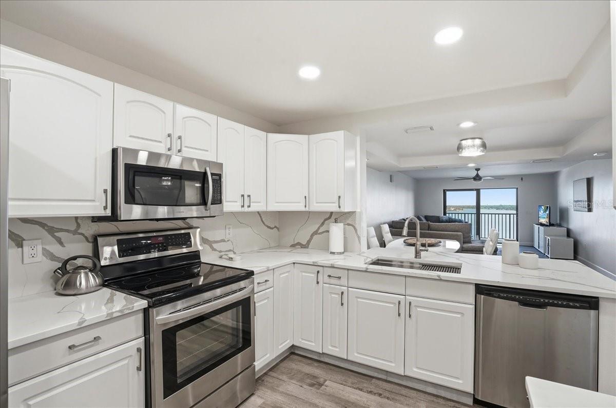 7300 SUN ISLAND DRIVE S 905