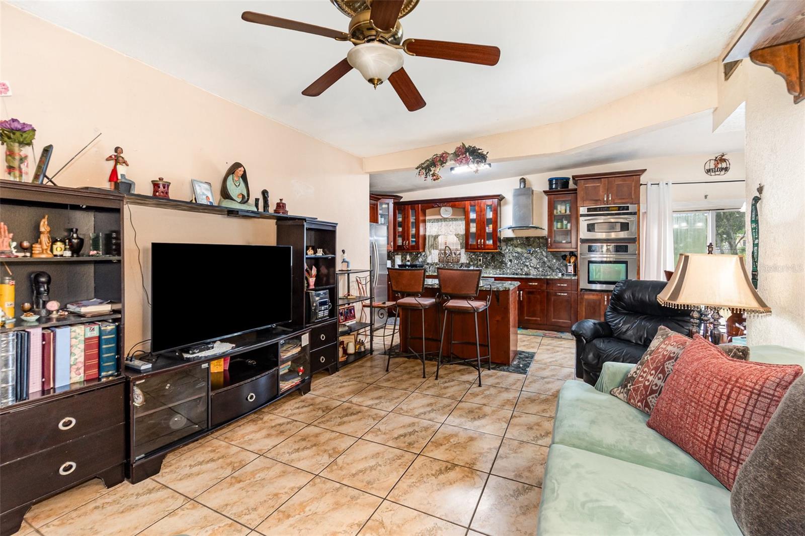 240 W GROSSENBACHER DRIVE