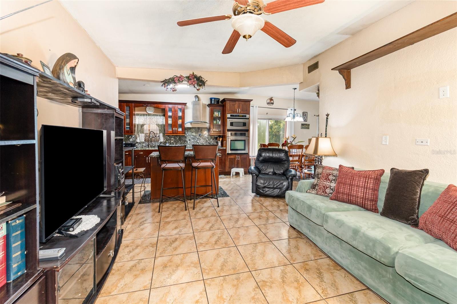 240 W GROSSENBACHER DRIVE