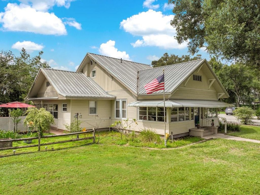 Photo of 805 S Broadway Avenue, Bartow, FL 33830 (MLS # L4956475)