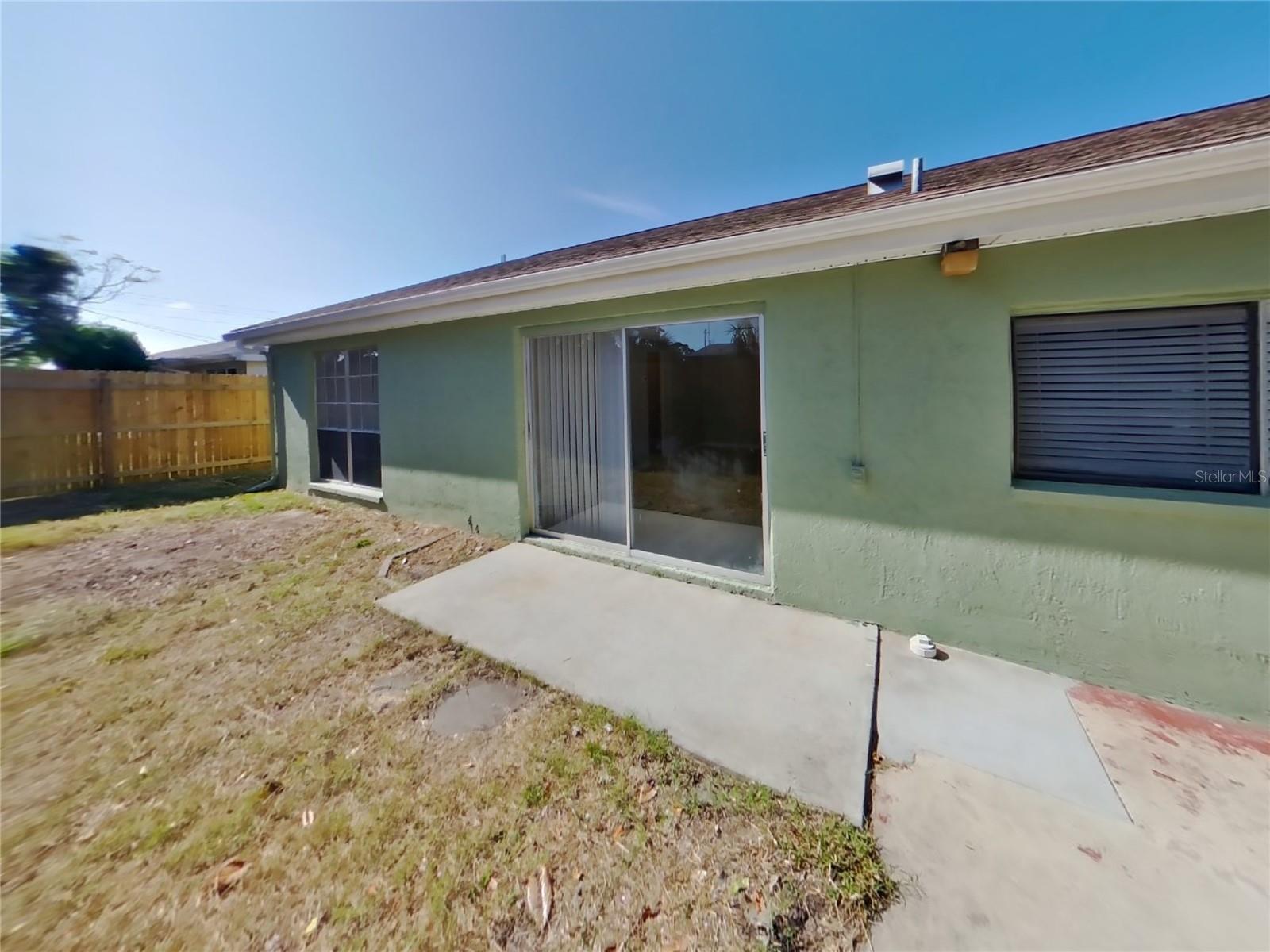 BEACON SQUARE - Residential Lease