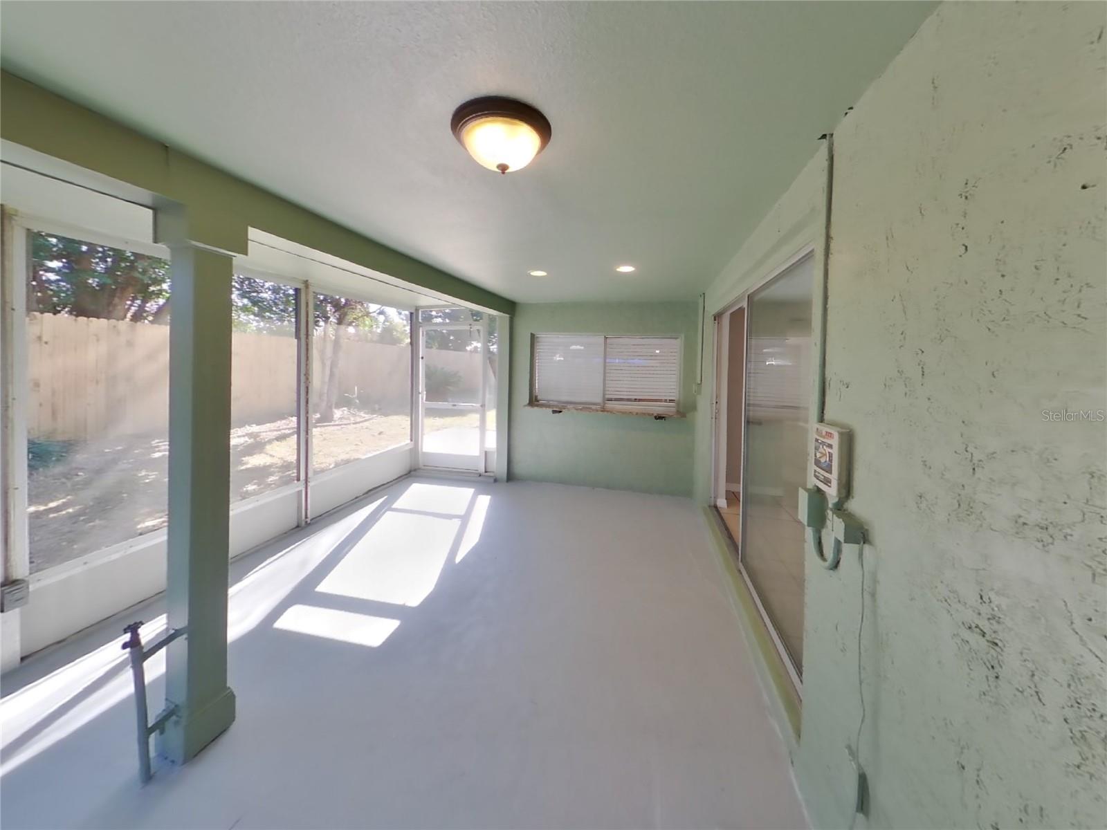 BEACON SQUARE - Residential Lease