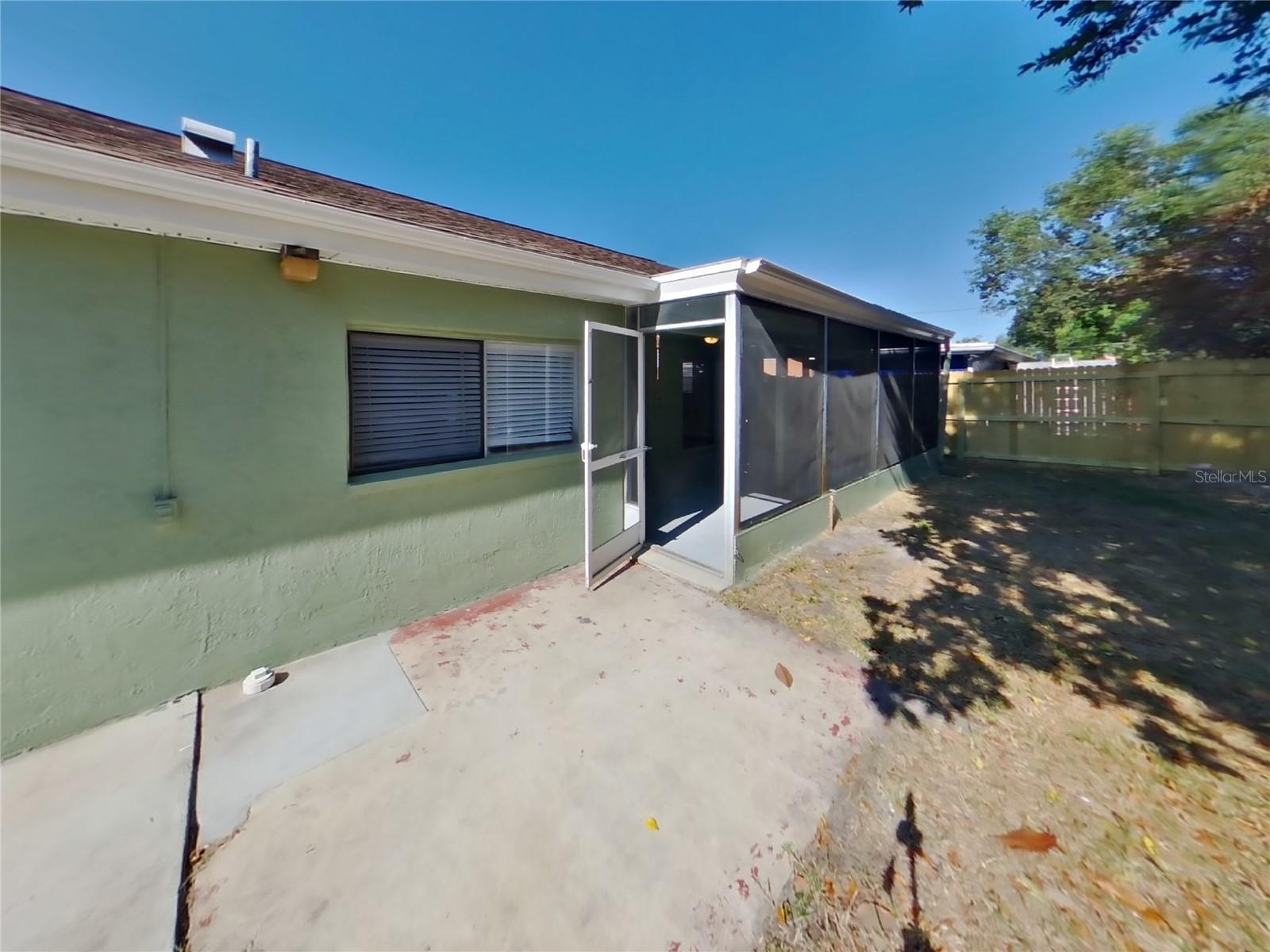 BEACON SQUARE - Residential Lease