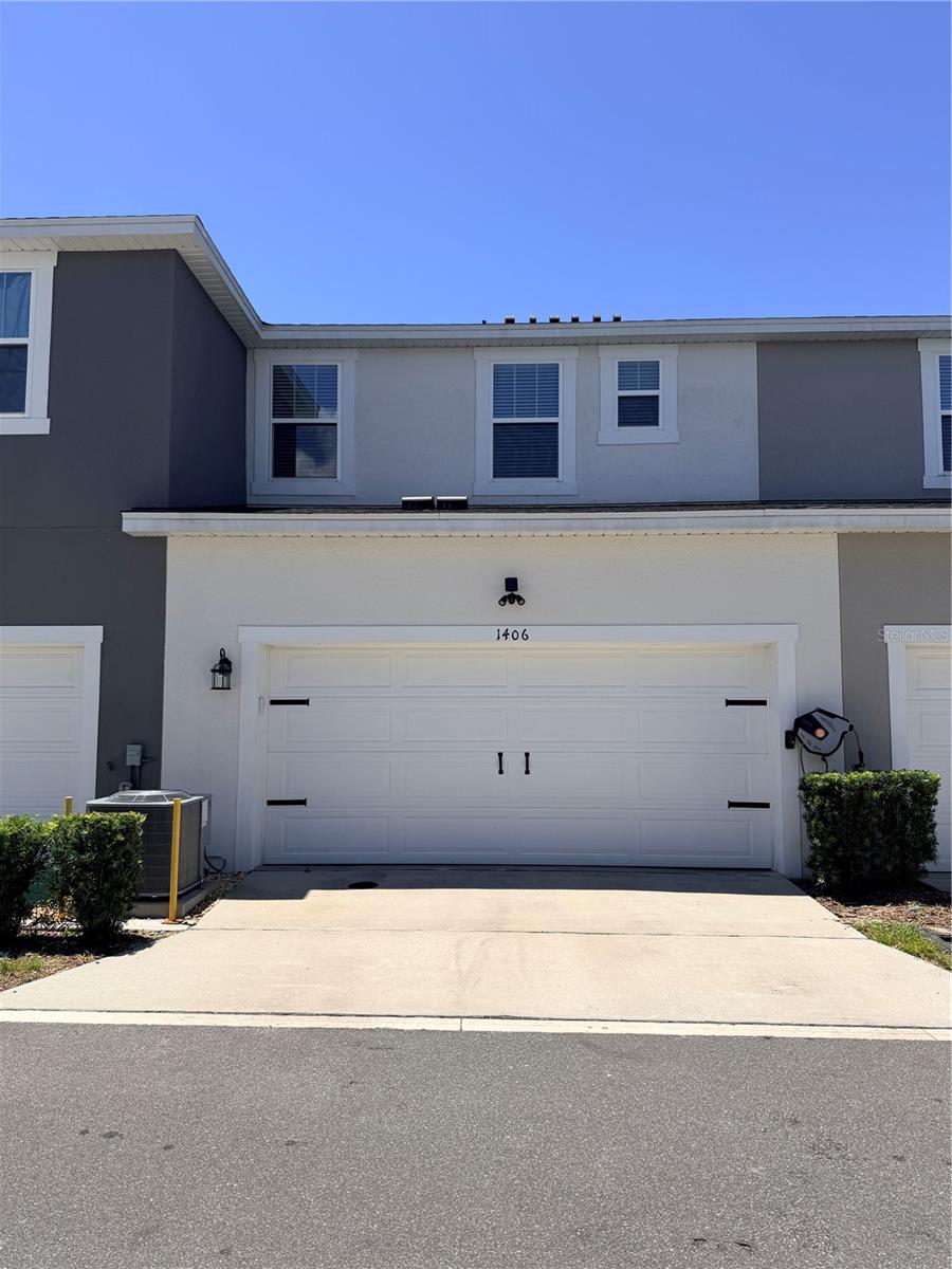 HICKORY GROVE TWNHMS - Residential