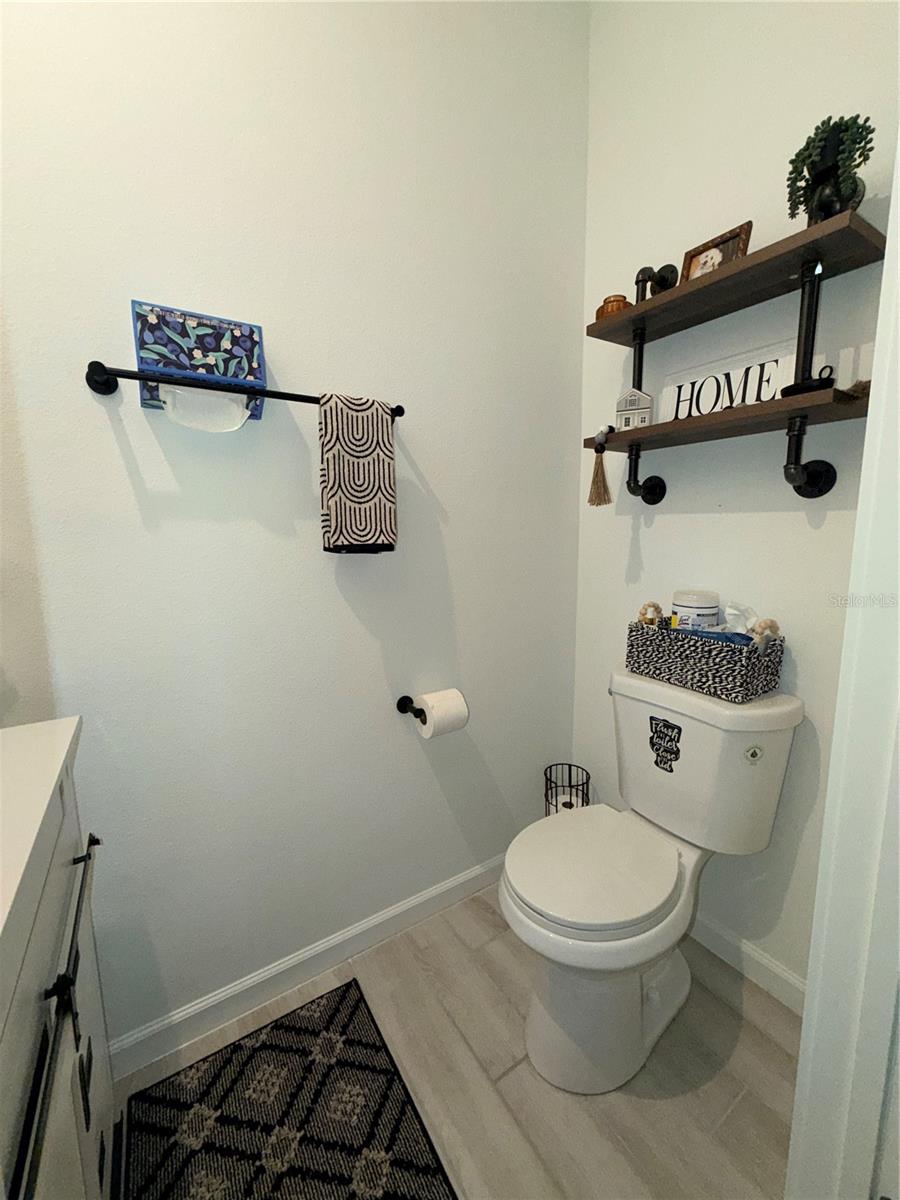 HICKORY GROVE TWNHMS - Residential