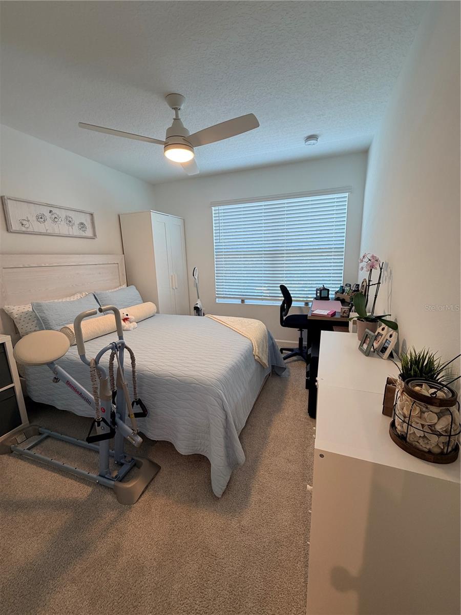 HICKORY GROVE TWNHMS - Residential