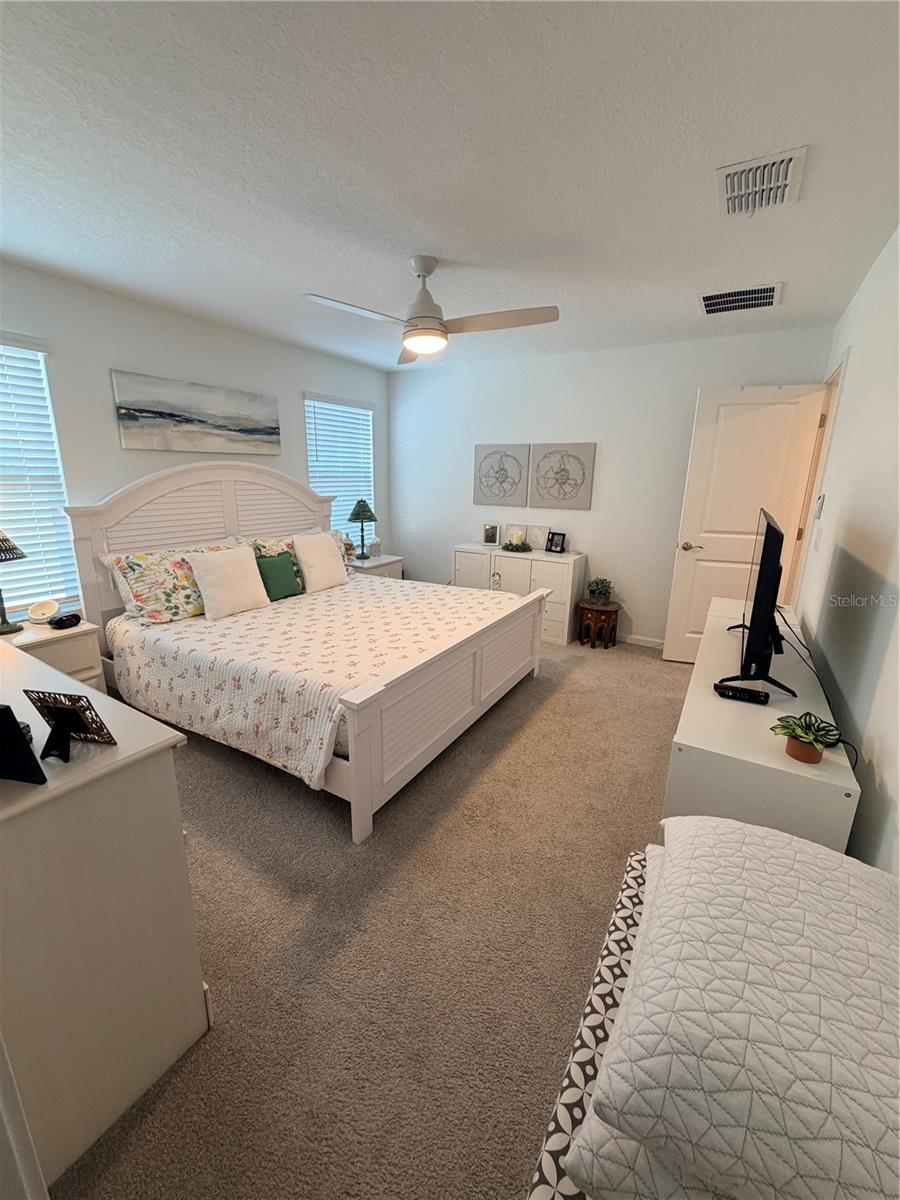 HICKORY GROVE TWNHMS - Residential