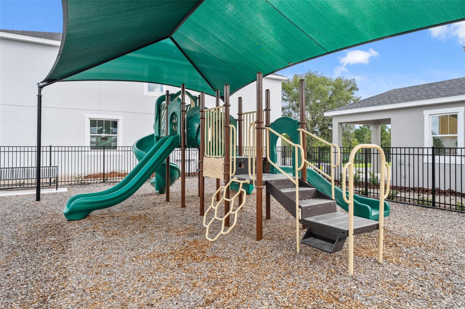 HICKORY GROVE TWNHMS - Residential