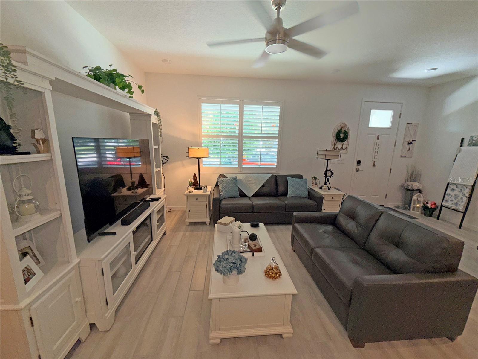 HICKORY GROVE TWNHMS - Residential