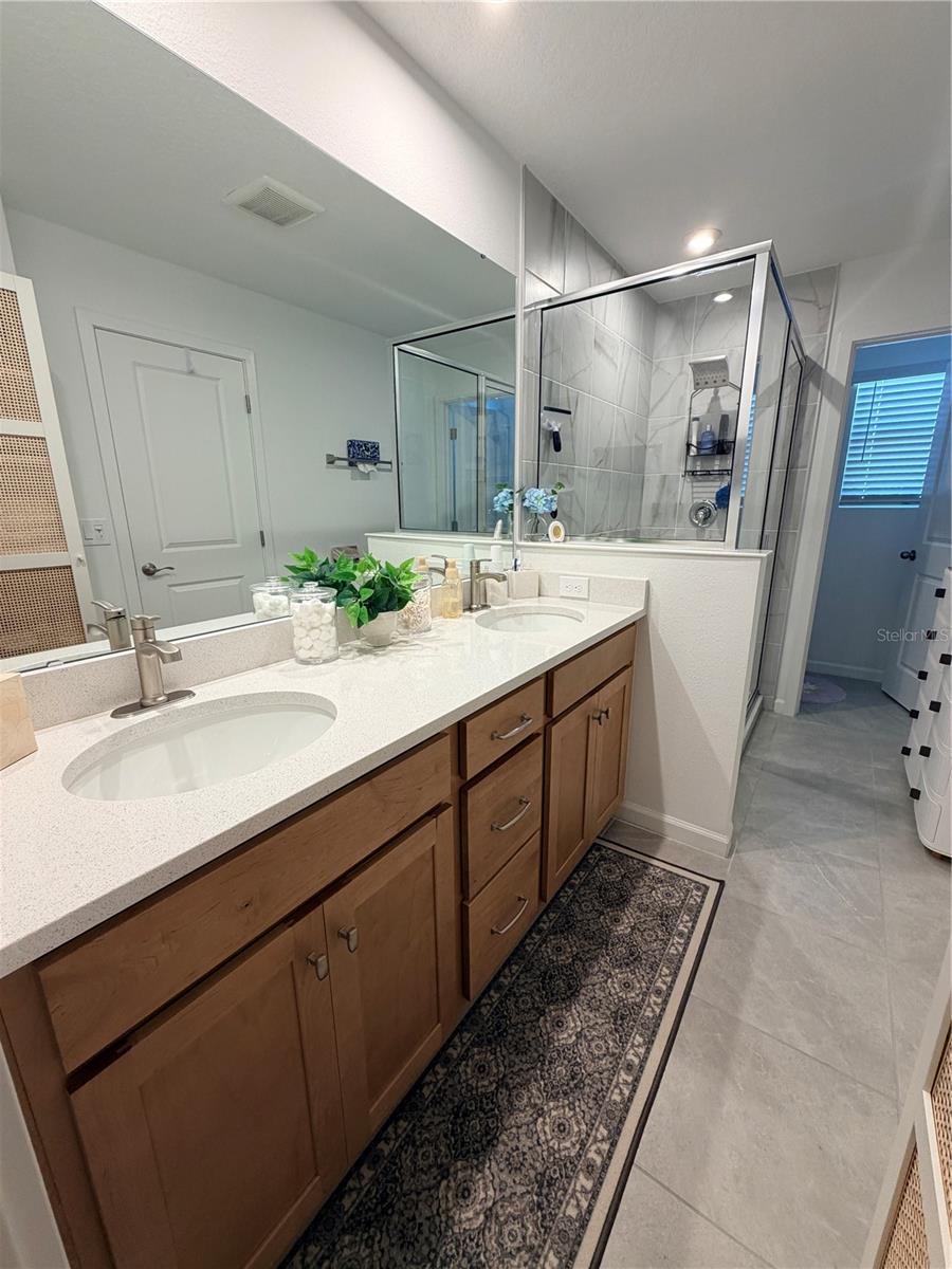 HICKORY GROVE TWNHMS - Residential