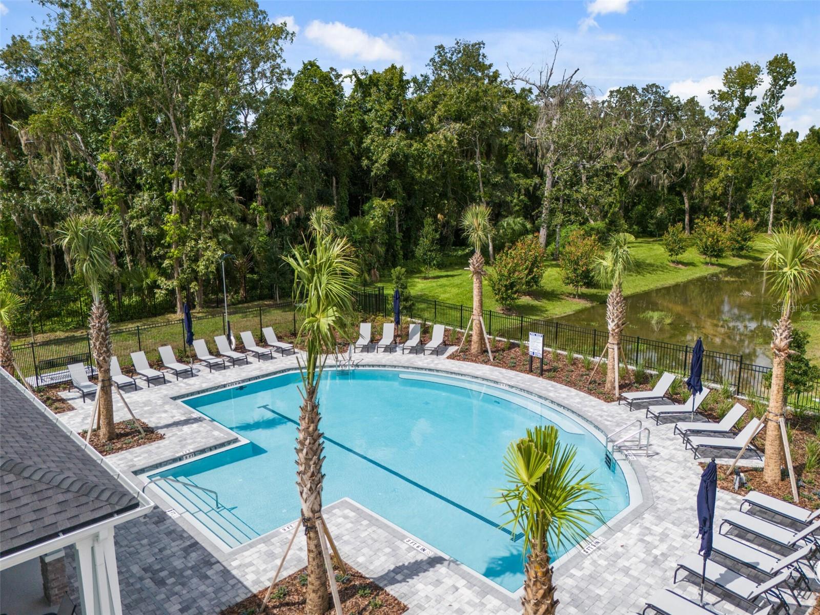 HICKORY GROVE TWNHMS - Residential