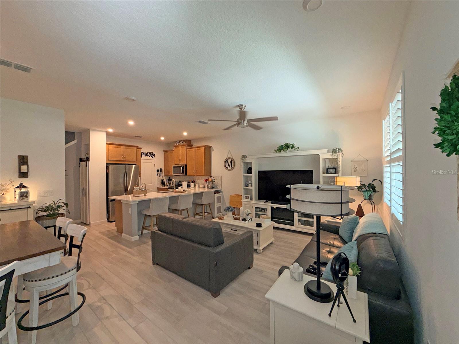 HICKORY GROVE TWNHMS - Residential