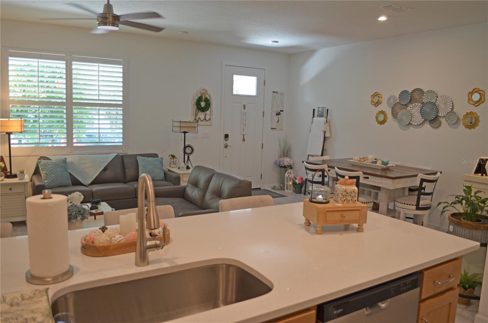 HICKORY GROVE TWNHMS - Residential