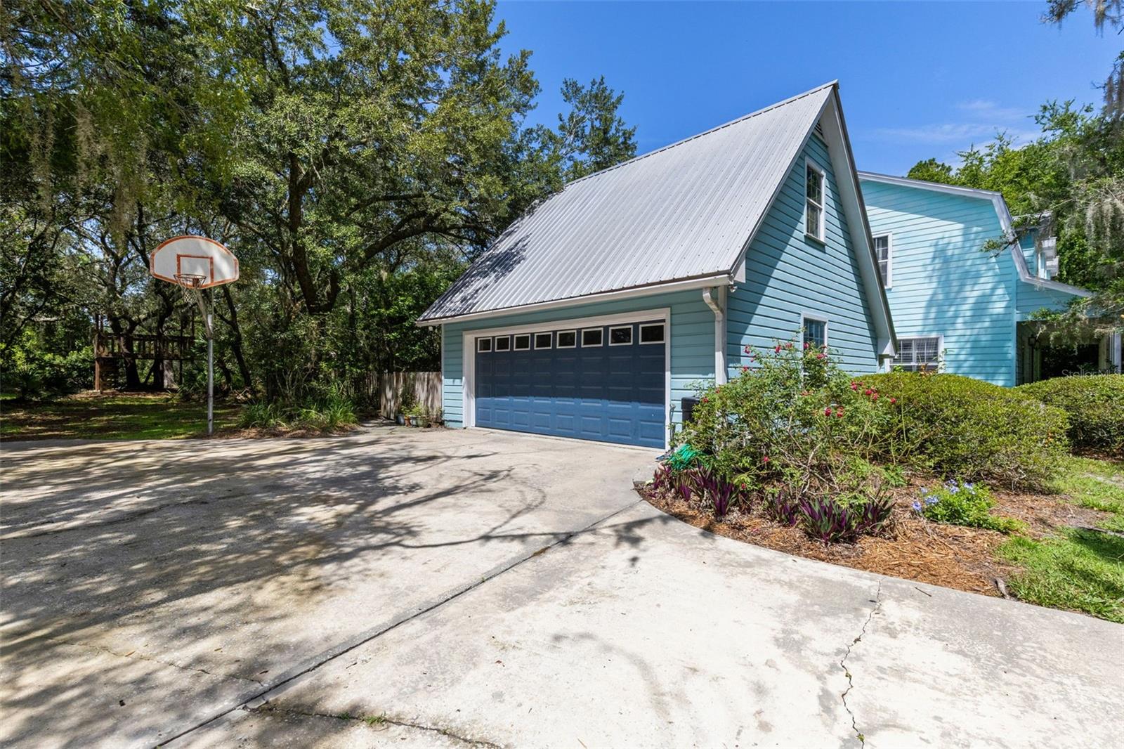 120 W GREENTREE LANE
