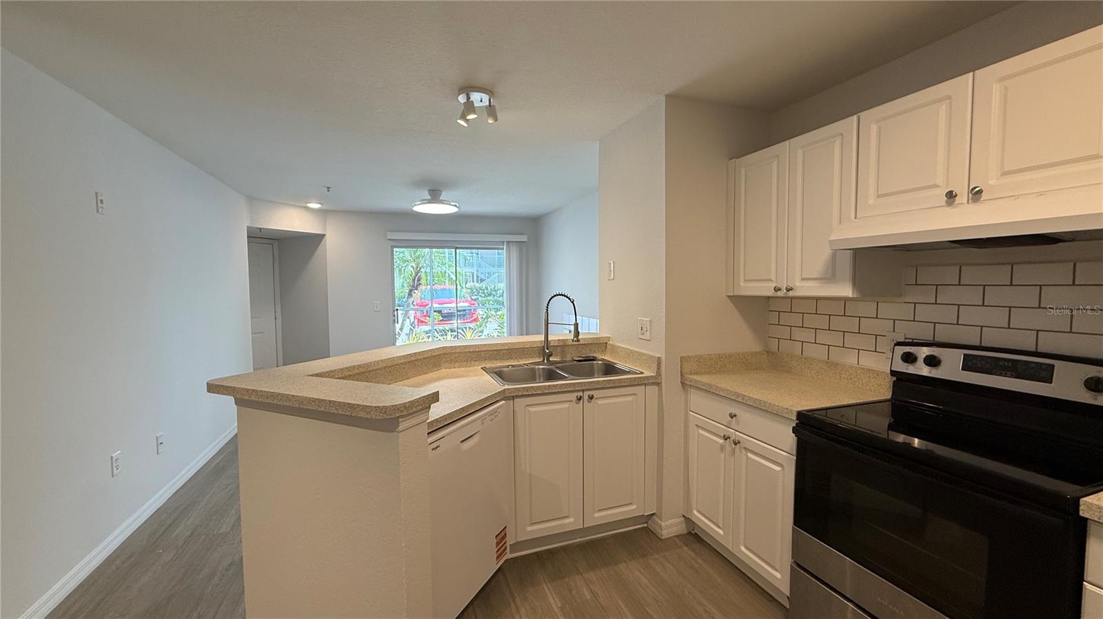 CENTRAL PARK SEC 2 PH 1 - Residential Lease
