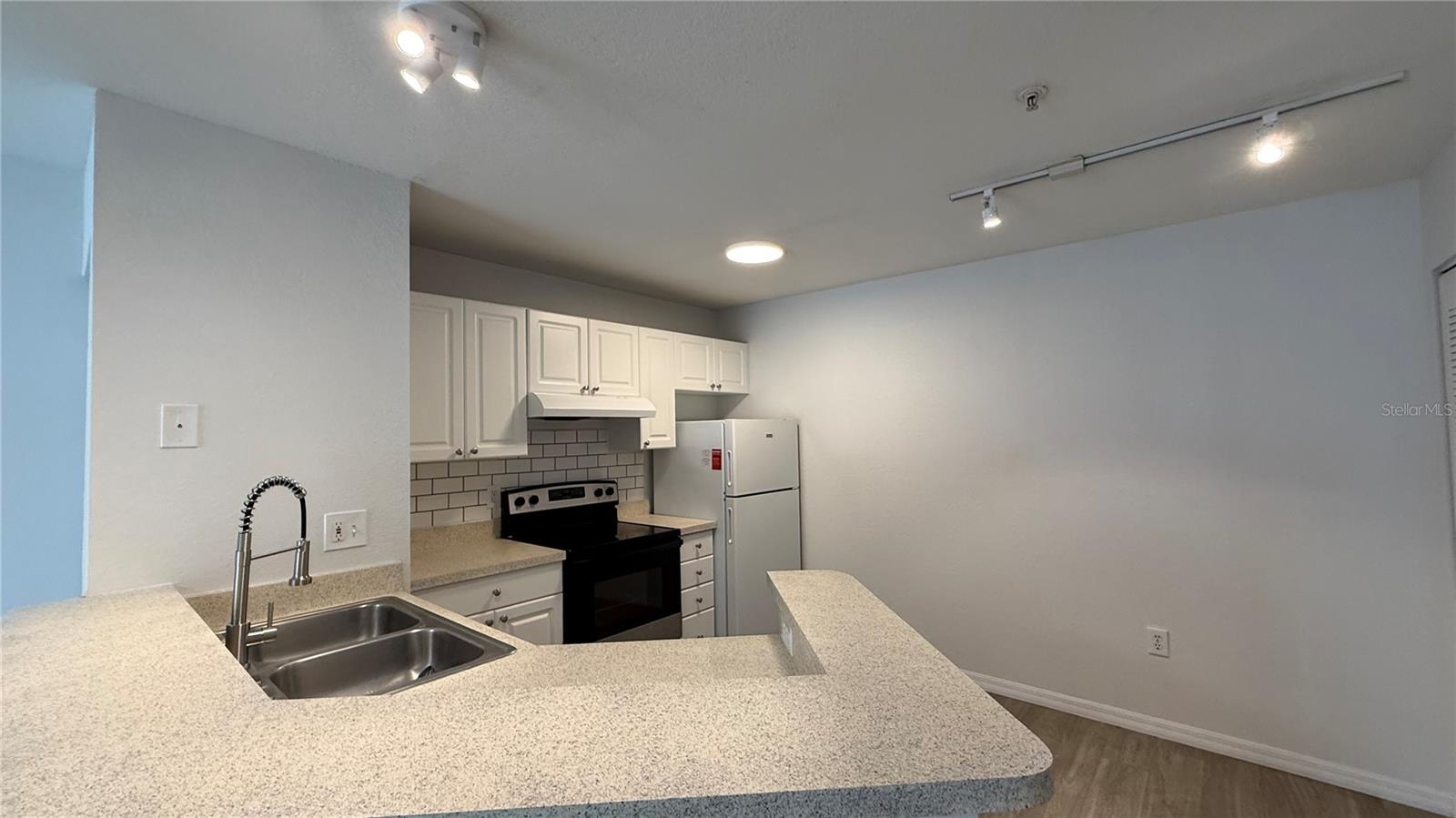CENTRAL PARK SEC 2 PH 1 - Residential Lease