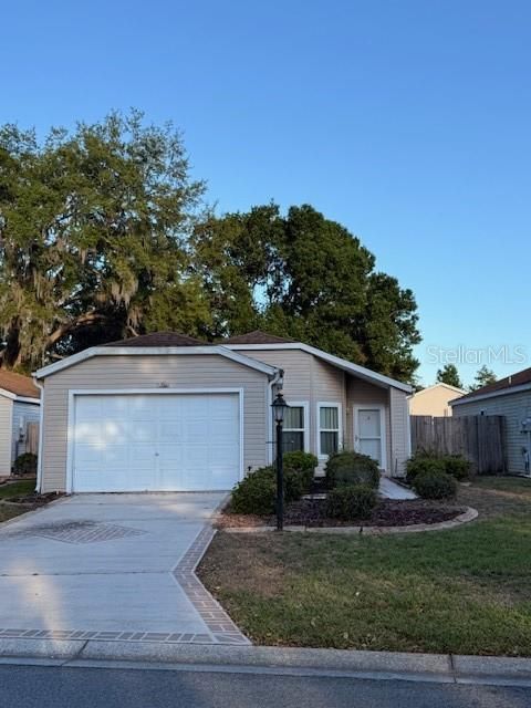 Photo of 25312 Green Heron Drive, Leesburg, FL 34748 (MLS # G5109120)