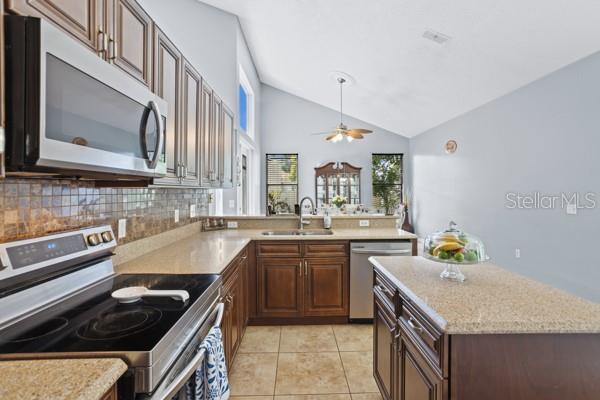 WATERFORD LAKES TR N07 PH 01 - Residential