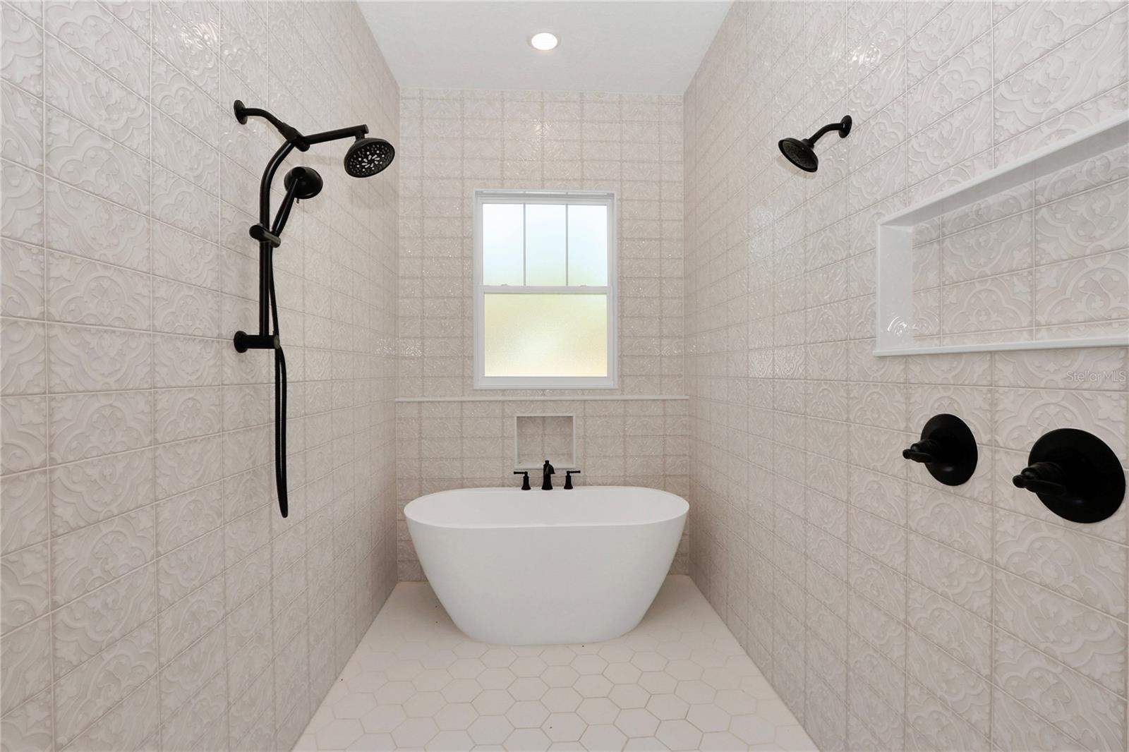 ROLLING HILLS - Residential