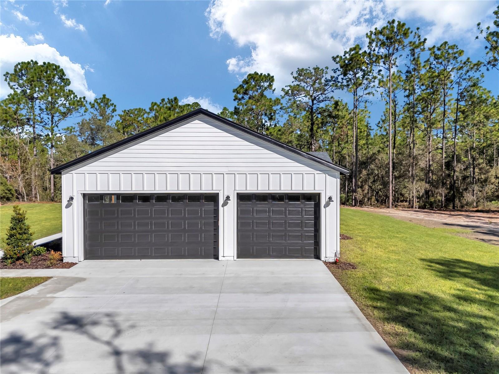 ROLLING HILLS - Residential