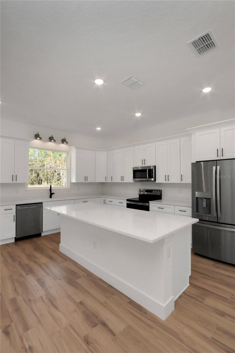 ROLLING HILLS - Residential