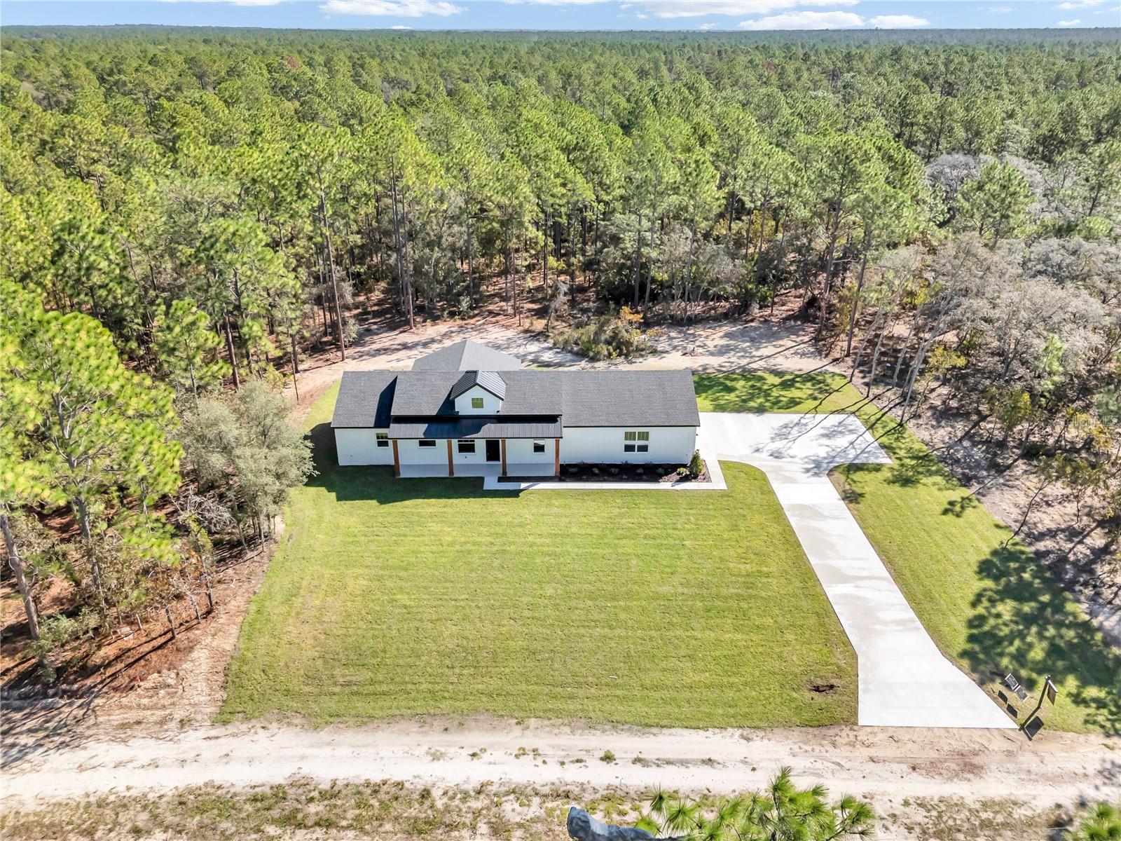 ROLLING HILLS - Residential