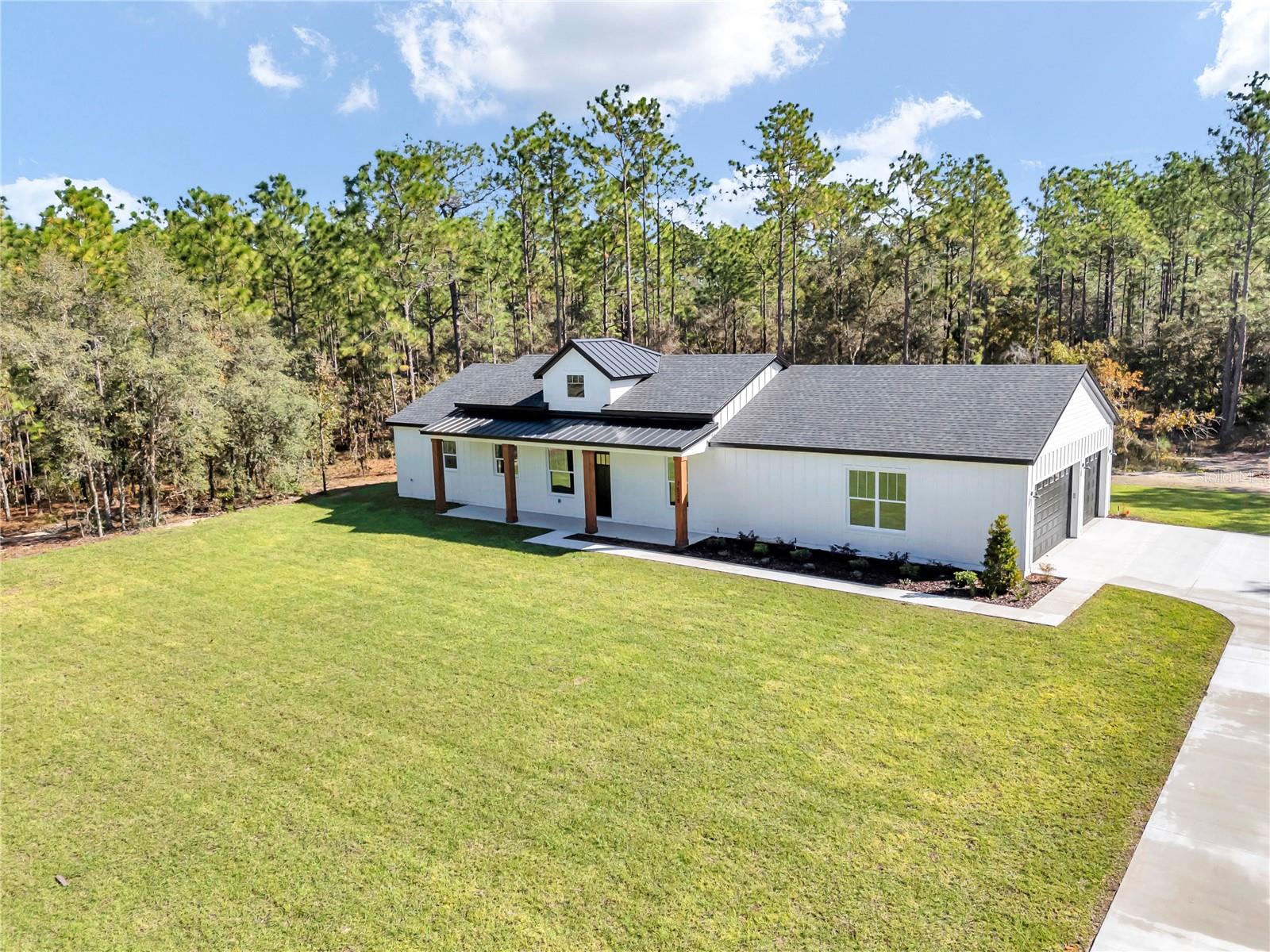 ROLLING HILLS - Residential