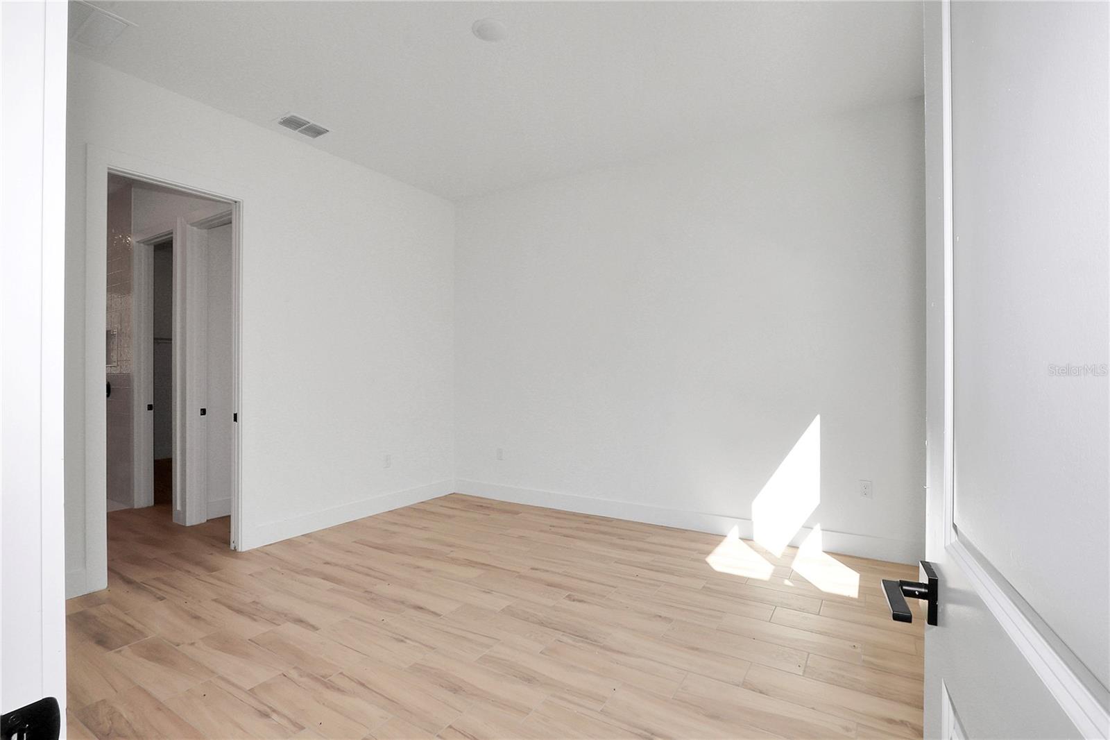 ROLLING HILLS - Residential