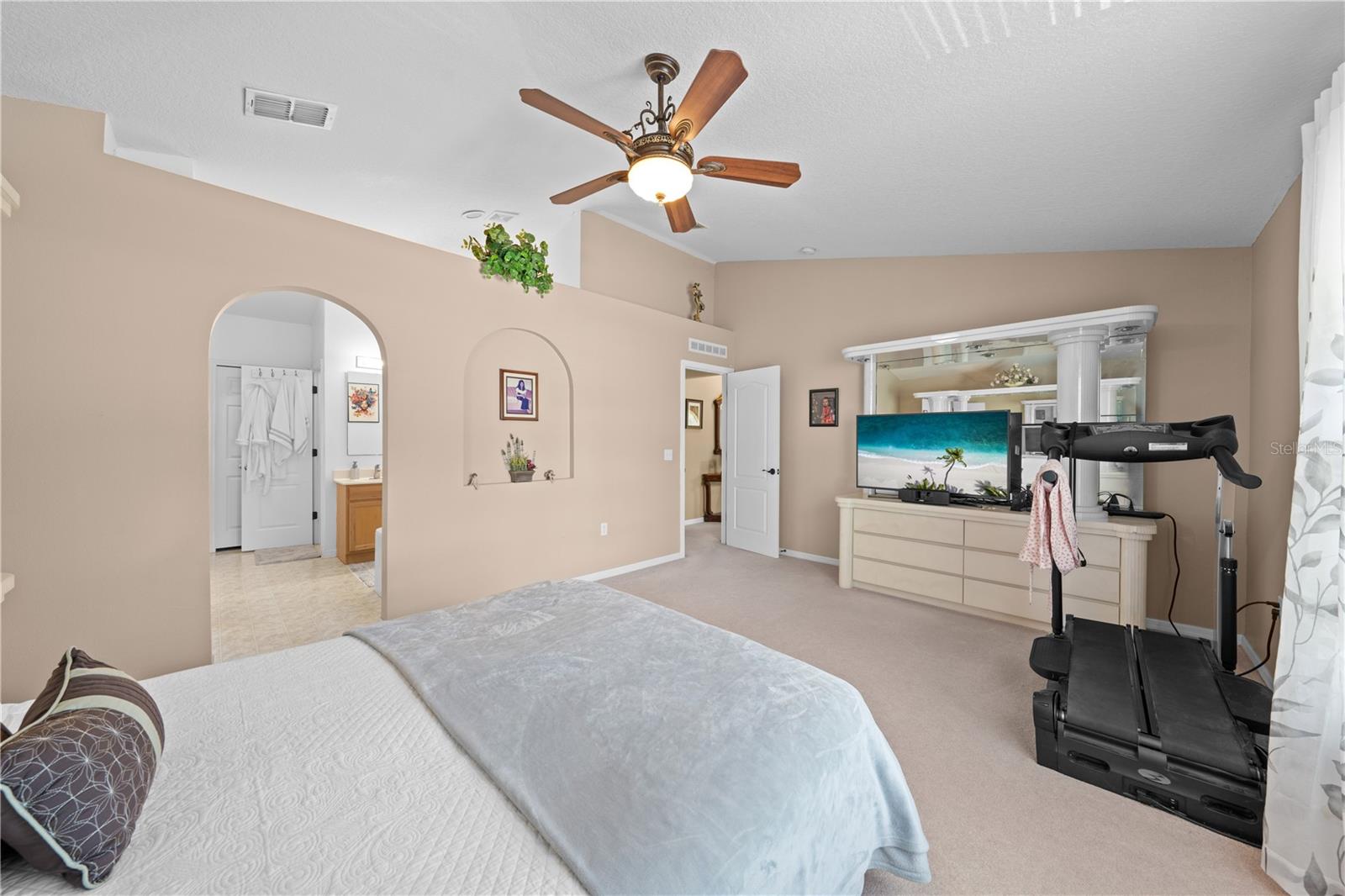 LAKE LIZZIE RESERVE - Residential