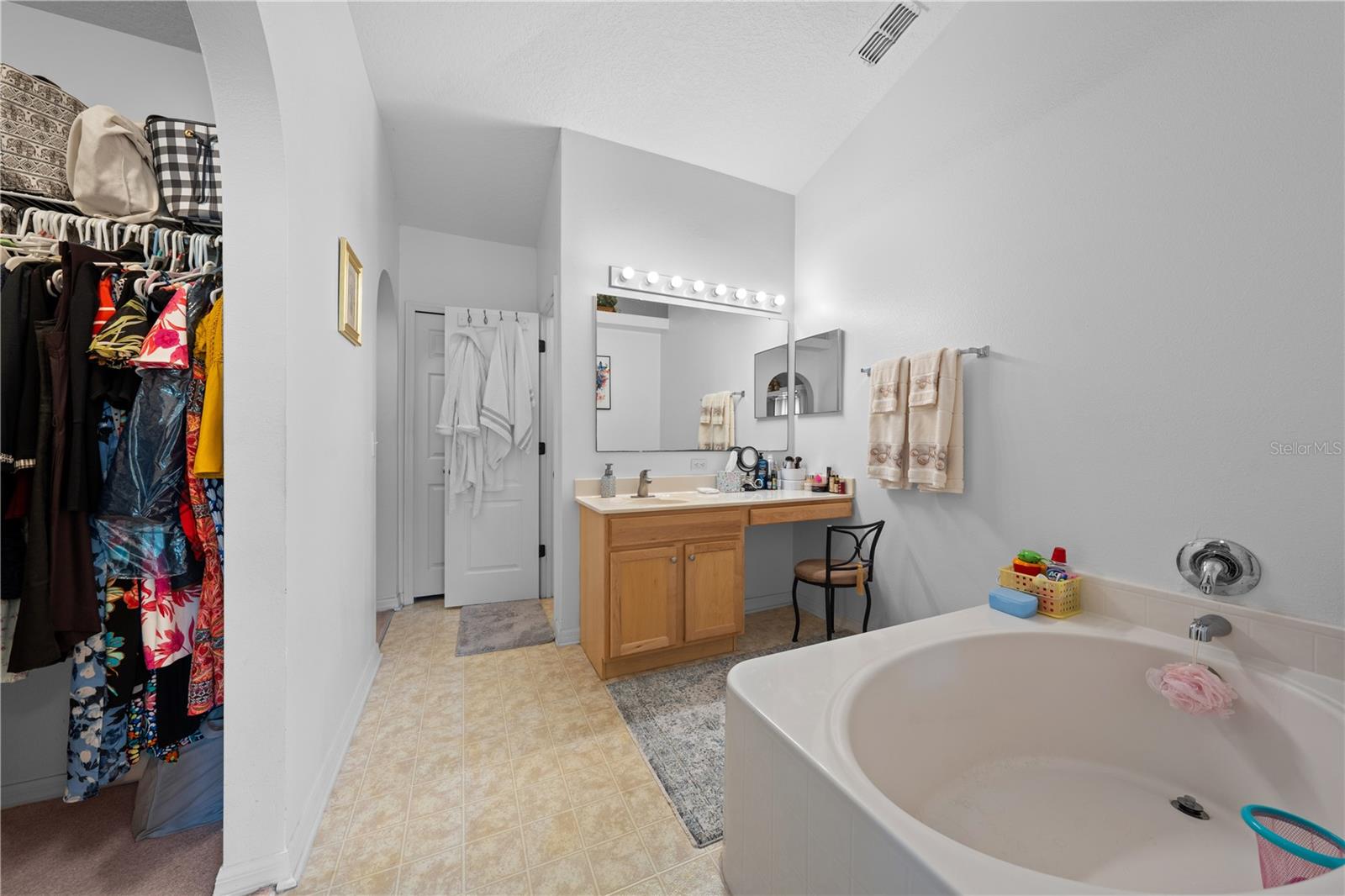 LAKE LIZZIE RESERVE - Residential