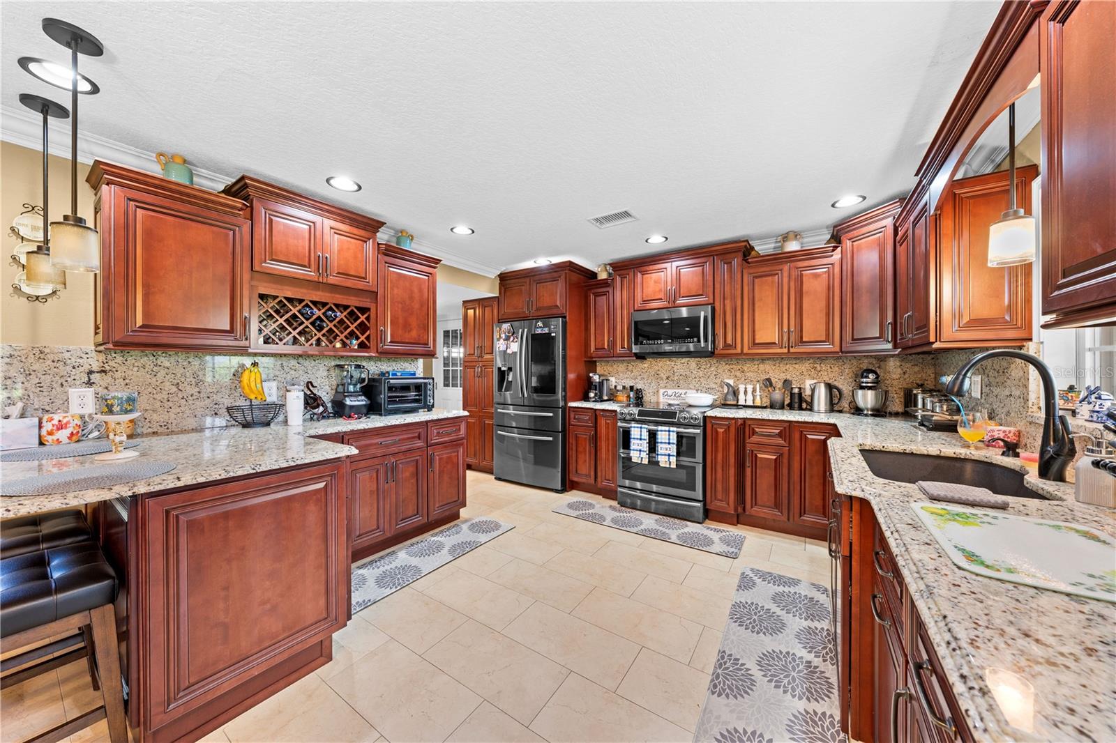 LAKE LIZZIE RESERVE - Residential