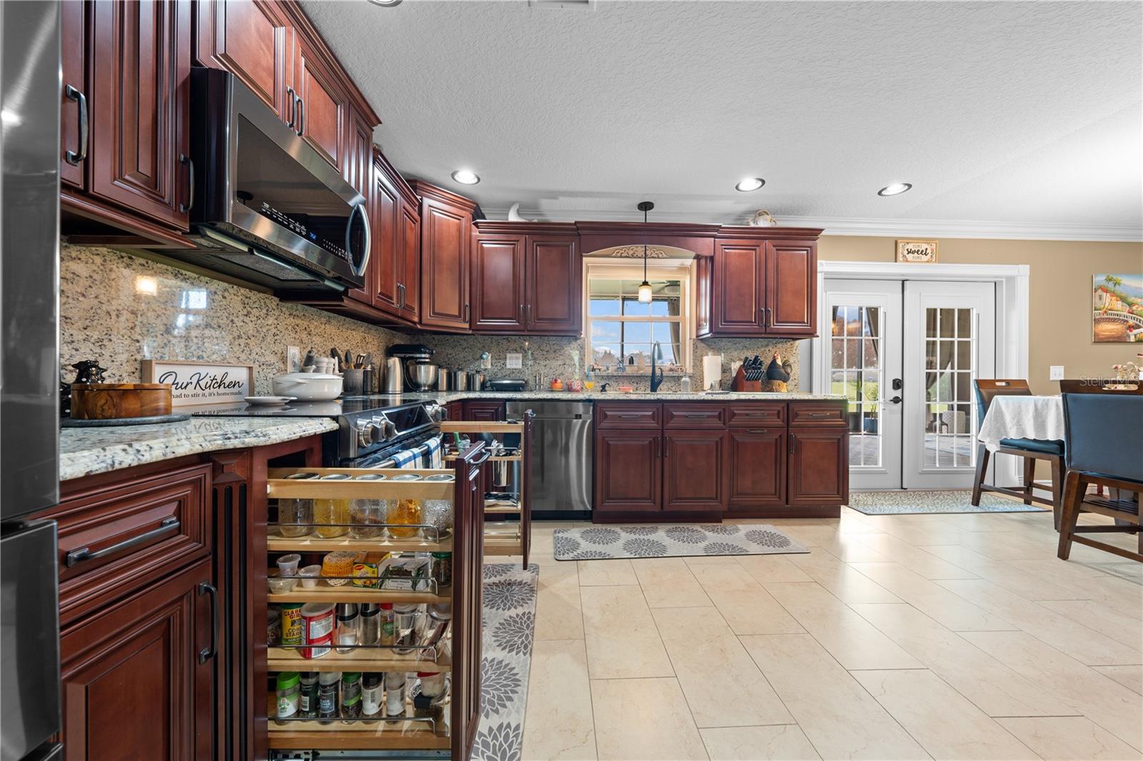 LAKE LIZZIE RESERVE - Residential