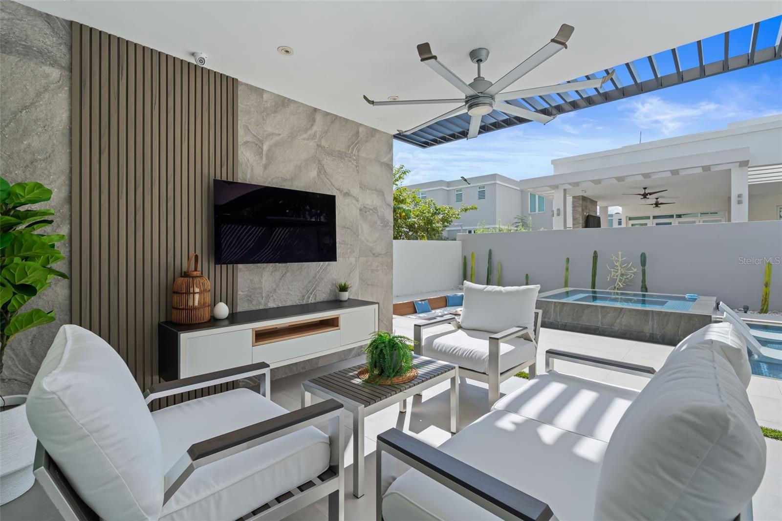 PASEO LOS CORALES II - Residential