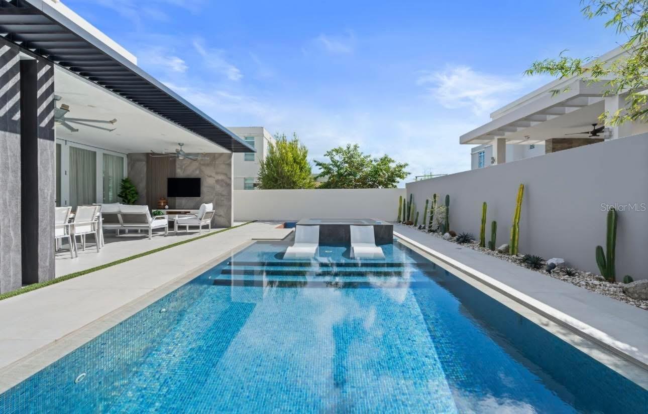 PASEO LOS CORALES II - Residential