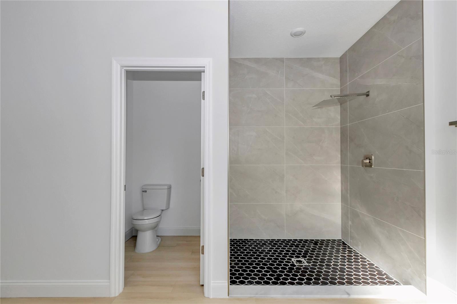 MARION OAKS UNIT 10 - Residential Lease