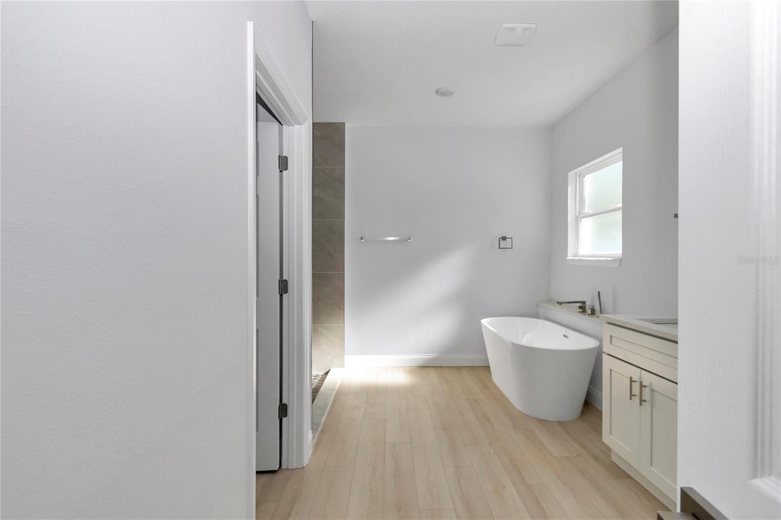 MARION OAKS UNIT 10 - Residential Lease