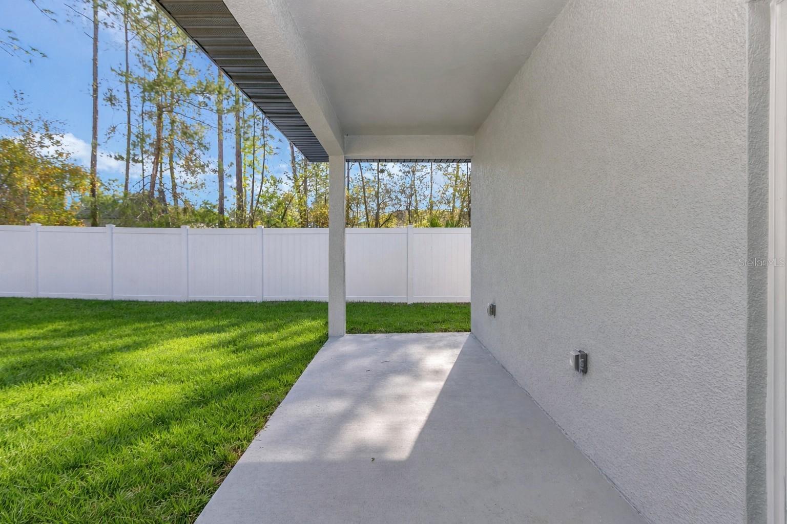 MARION OAKS UNIT 10 - Residential Lease