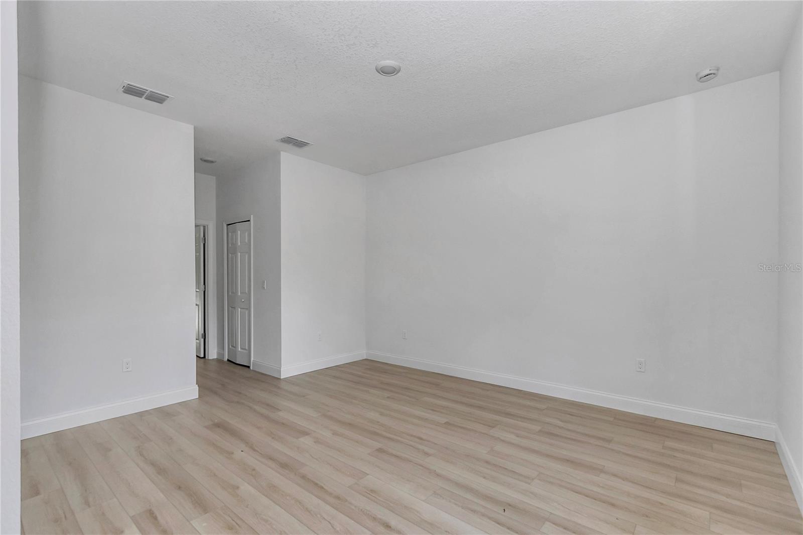 MARION OAKS UNIT 10 - Residential Lease