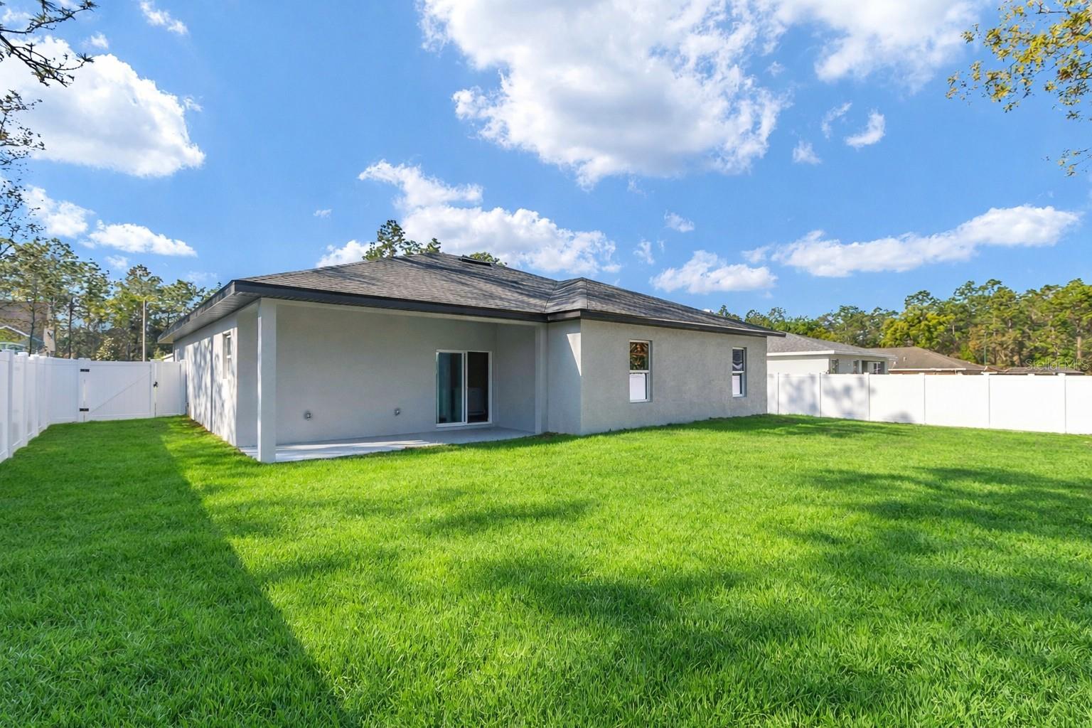 MARION OAKS UNIT 10 - Residential Lease